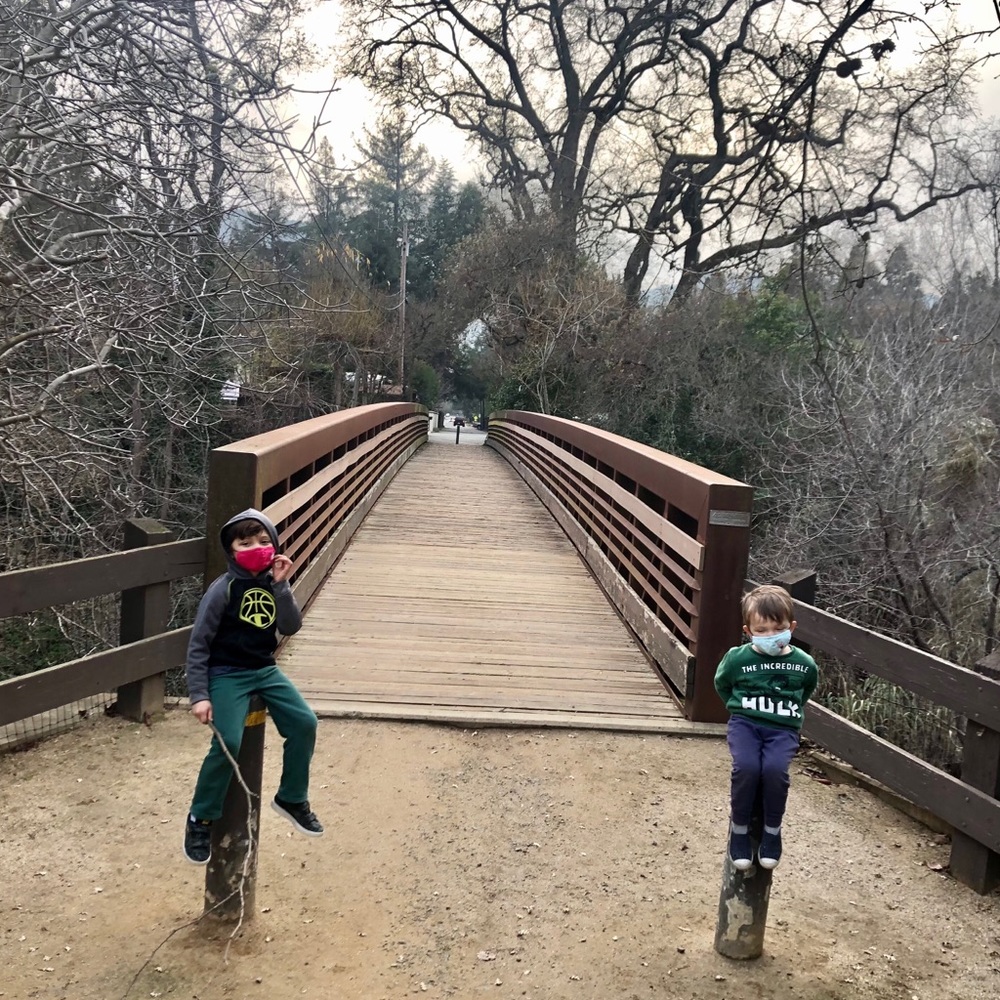 Meet your Posher, Caitlin